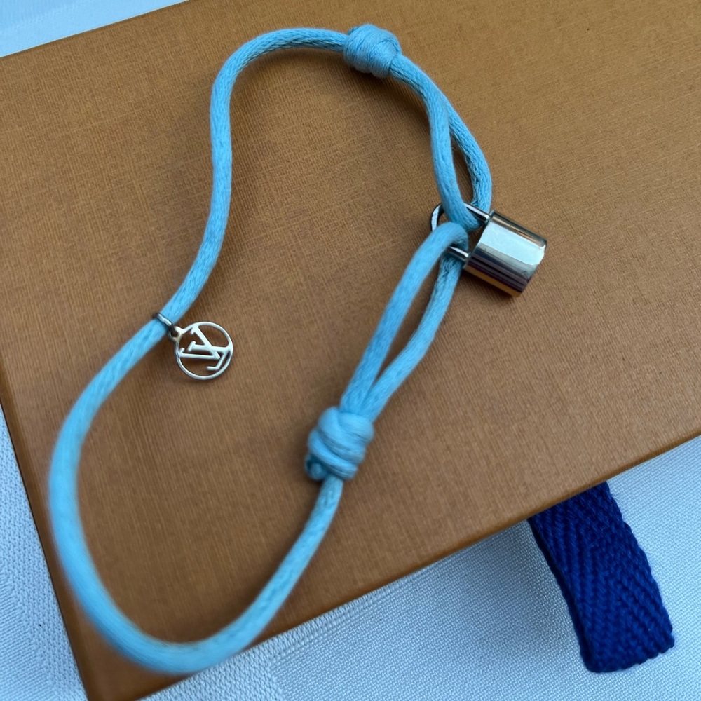 Louis Vuitton Silver Lockit X Doudou Bracelet, Adjustable Baby Blue Cord - Picture 8 of 11